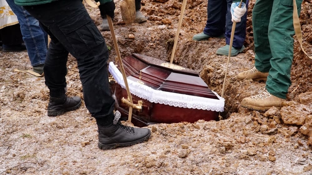 Woman Was Buried Alive And Spent 11 Days Trying To Fight Her Way Out