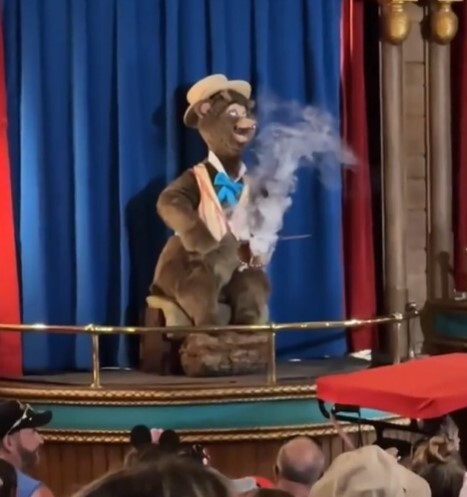 ‘Country Jamboree’ Bear At Disney World Starts Smoking