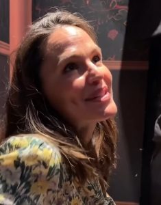 Jennifer Garner Got Stuck In Elevator For Over An Hour At Her First Comic-Con