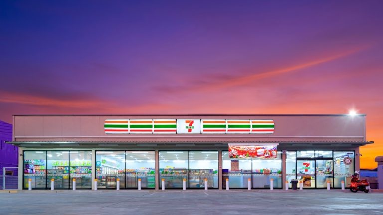 7/11 Set To Close Hundreds Of Stores Across US