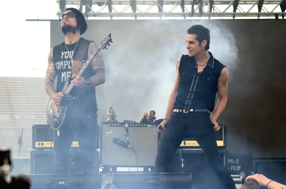 ‘Jane’s Addiction’ Release Statement After Lead Singer Punched Dave Navarro On Stage