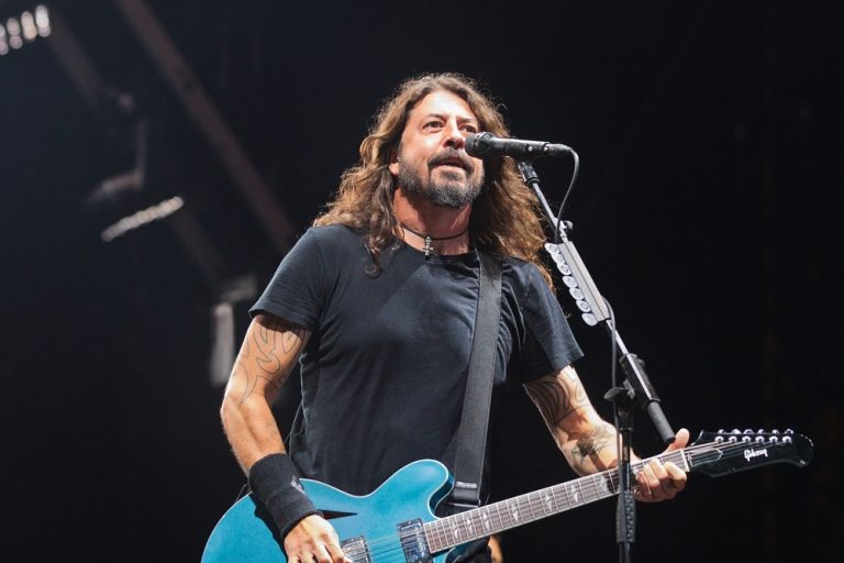 Fans Shocked To Learn Dave Grohl Admitted He Had A Child Out Of Marriage