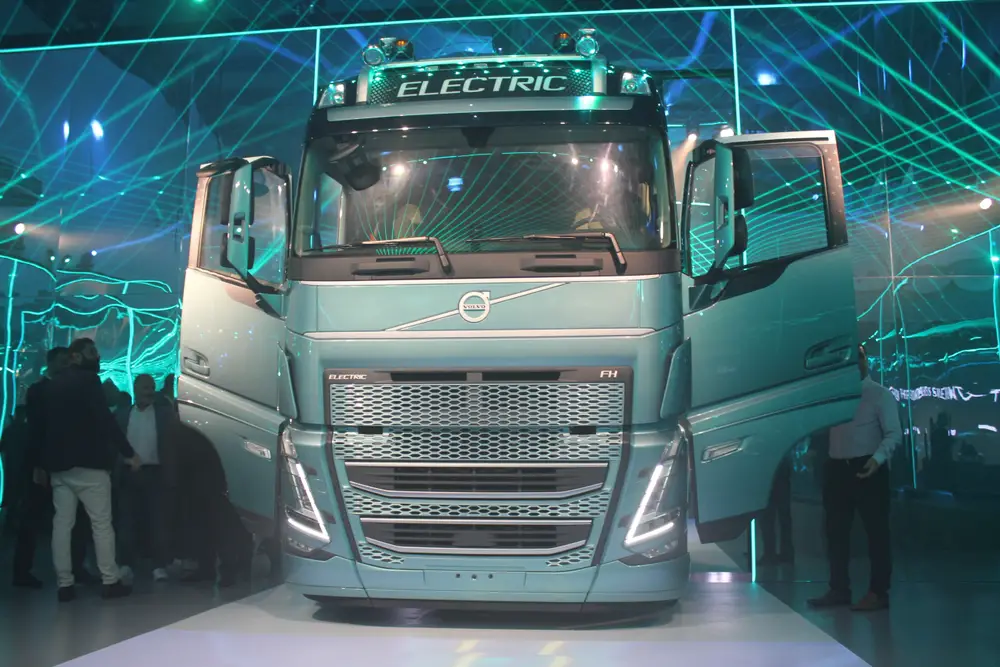 Volvo’s New Electric Semitruck Promises An Insane Range On One Charge