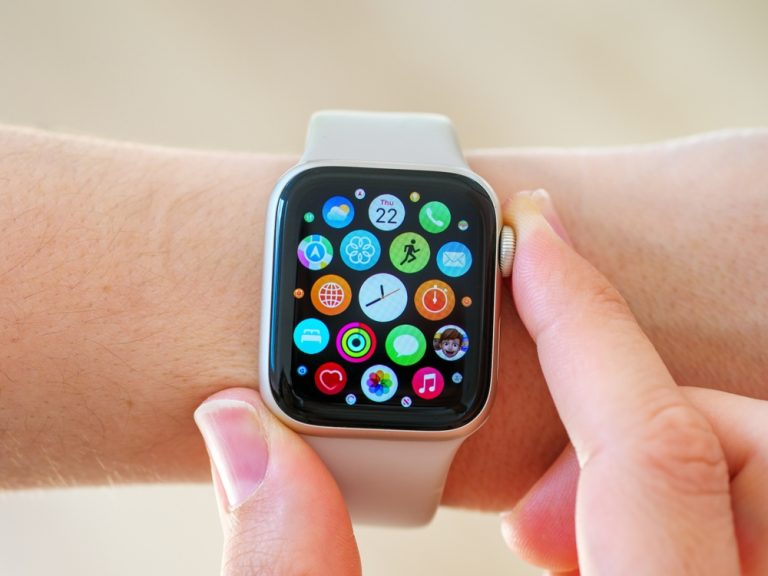 Apple Watch Owners Shocked App ‘Knows They’re Sick’ Days Before They Have Any Symptoms