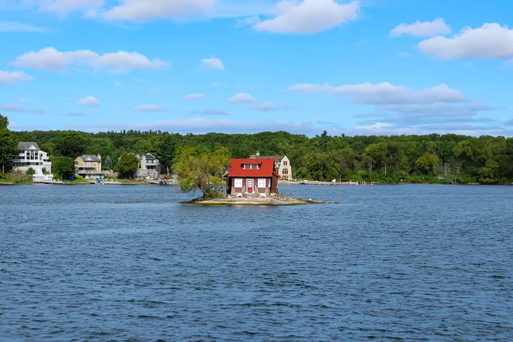 World’s Smallest Inhabited Island Only Has 1 House And 1 Tree