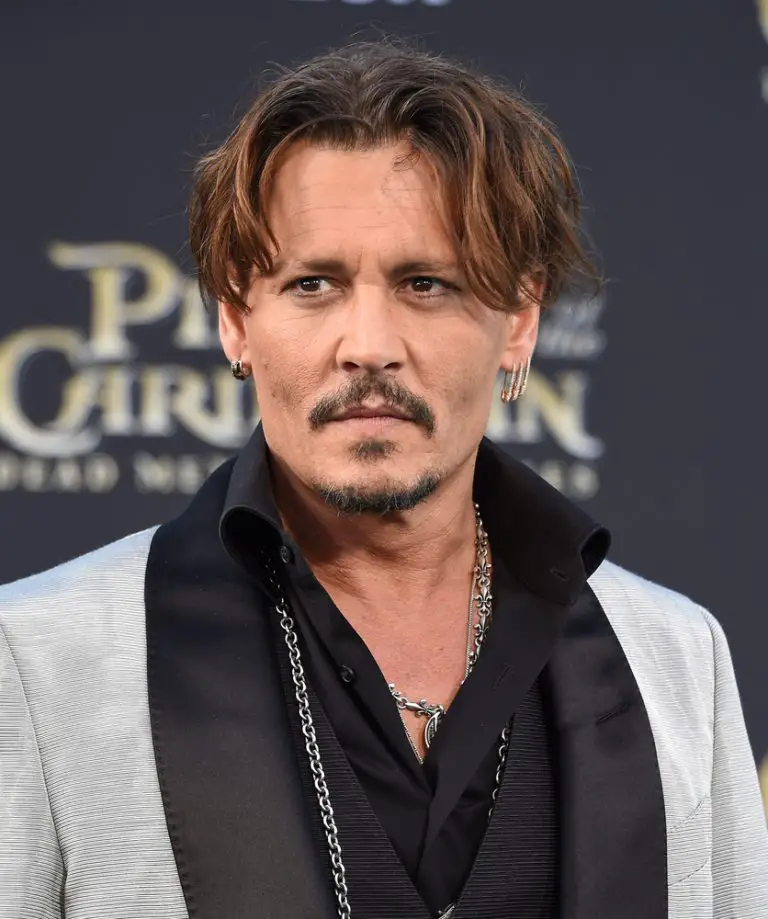 Johnny Depp Goes Full Jack Sparrow Again For Children In Hospital