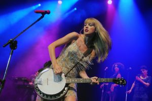 Taylor Swift Crowned New Richest Female Musician, Worth $1.6B