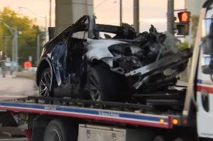 4 Friends Burned To Death After Tesla ‘Electronic Doors Failed’