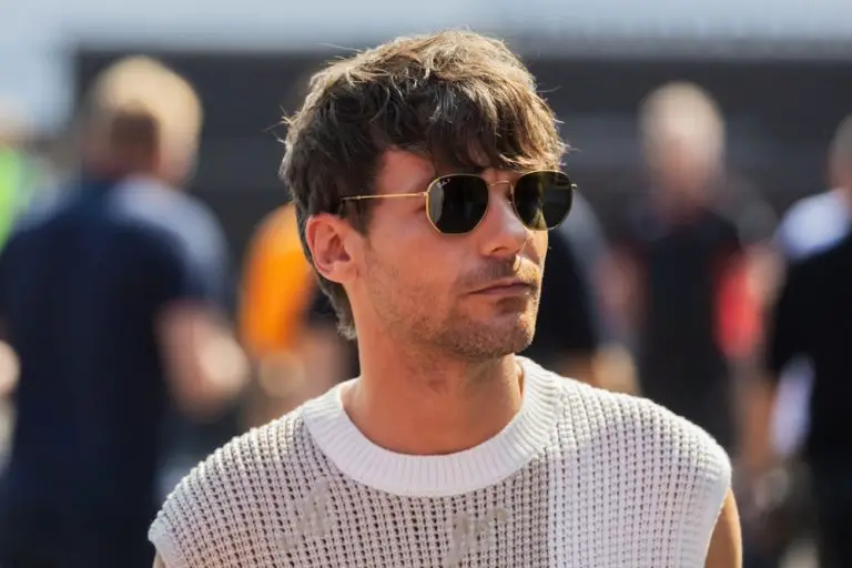 Fan Tricks Louis Tomlinson Into Getting ‘Married’ While Signing Autographs