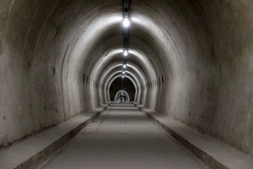 $20,000,000,000,000 Tunnel Could Get You From NY To London In Under An Hour