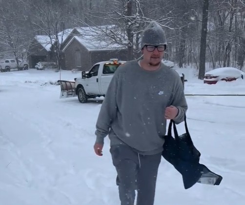 Police Get Involved After Delivery Driver Only Tipped $2 After Walking Through Snowstorm To ‘Affluent’ Neighborhood