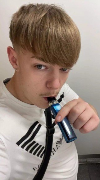 Teen That Vaped Equivalent Of 50 Cigarettes Per Day Started Coughing Up Blood