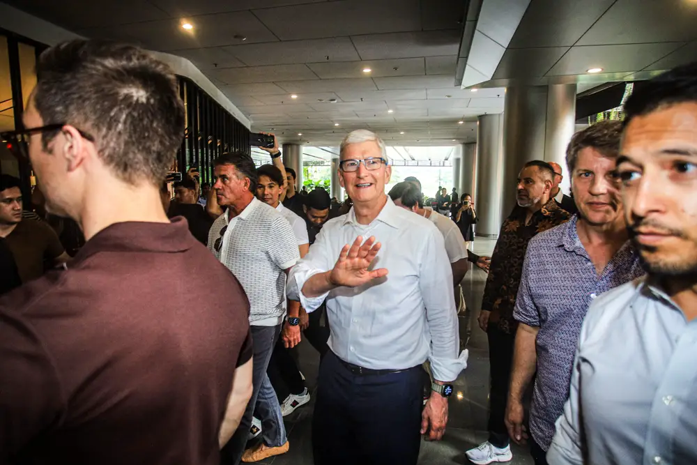 Apple Will Invest $500,000,000,000 In The US Over Next 4 Years, Set To Hire 20,000 New Workers