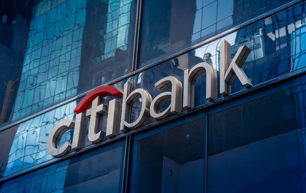 CitiBank Gives Customer $81,000,000,000,000 On Accident Instead Of $280